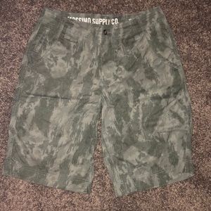 Camp khaki shorts